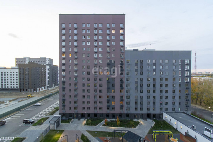 3-комн квартира Республики, 204/4