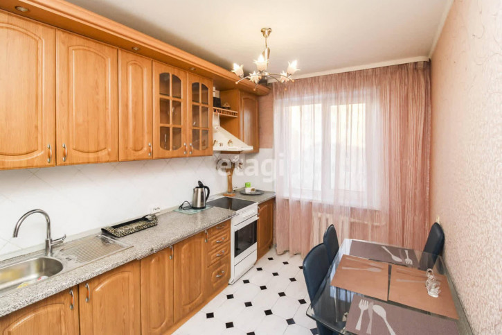 3-комн квартира Свердлова, 22