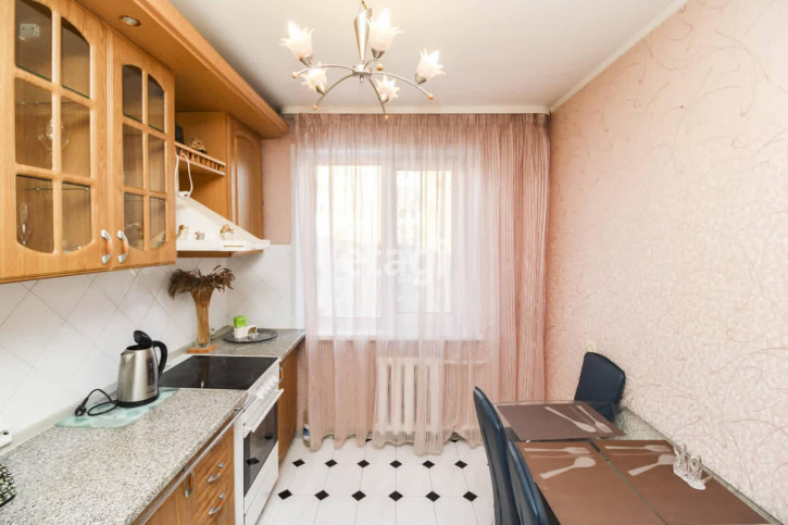 3-комн квартира Свердлова, 22