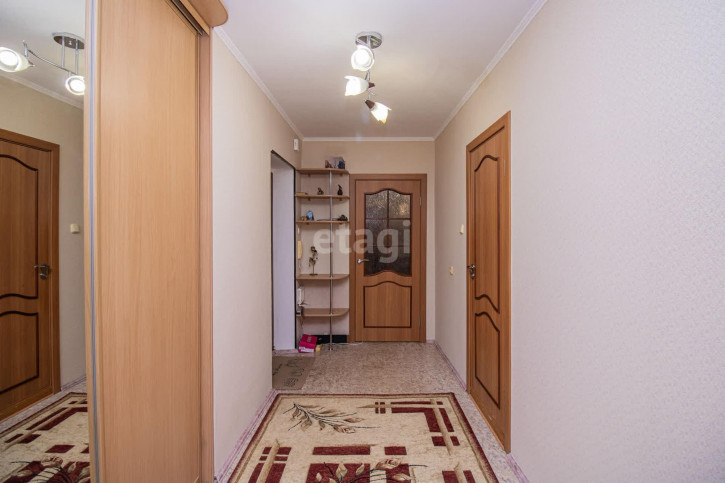 3-комн квартира 9 января, 164/1
