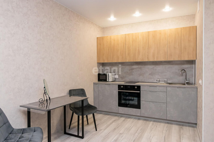 1-комн квартира Сергея Джанбровского, 17