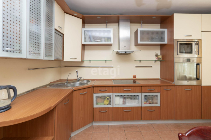 3-комн квартира Майский пр., 1/1