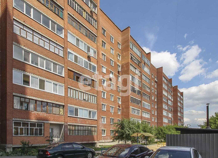 2-комн квартира Комбинатская, 63
