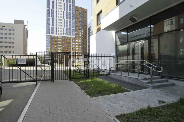 2-комн квартира Щорса, 109