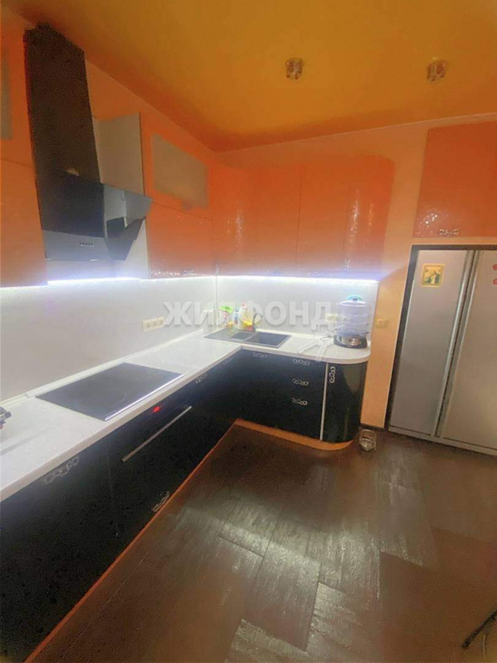 3-комн квартира 8А микрорайон, д.13