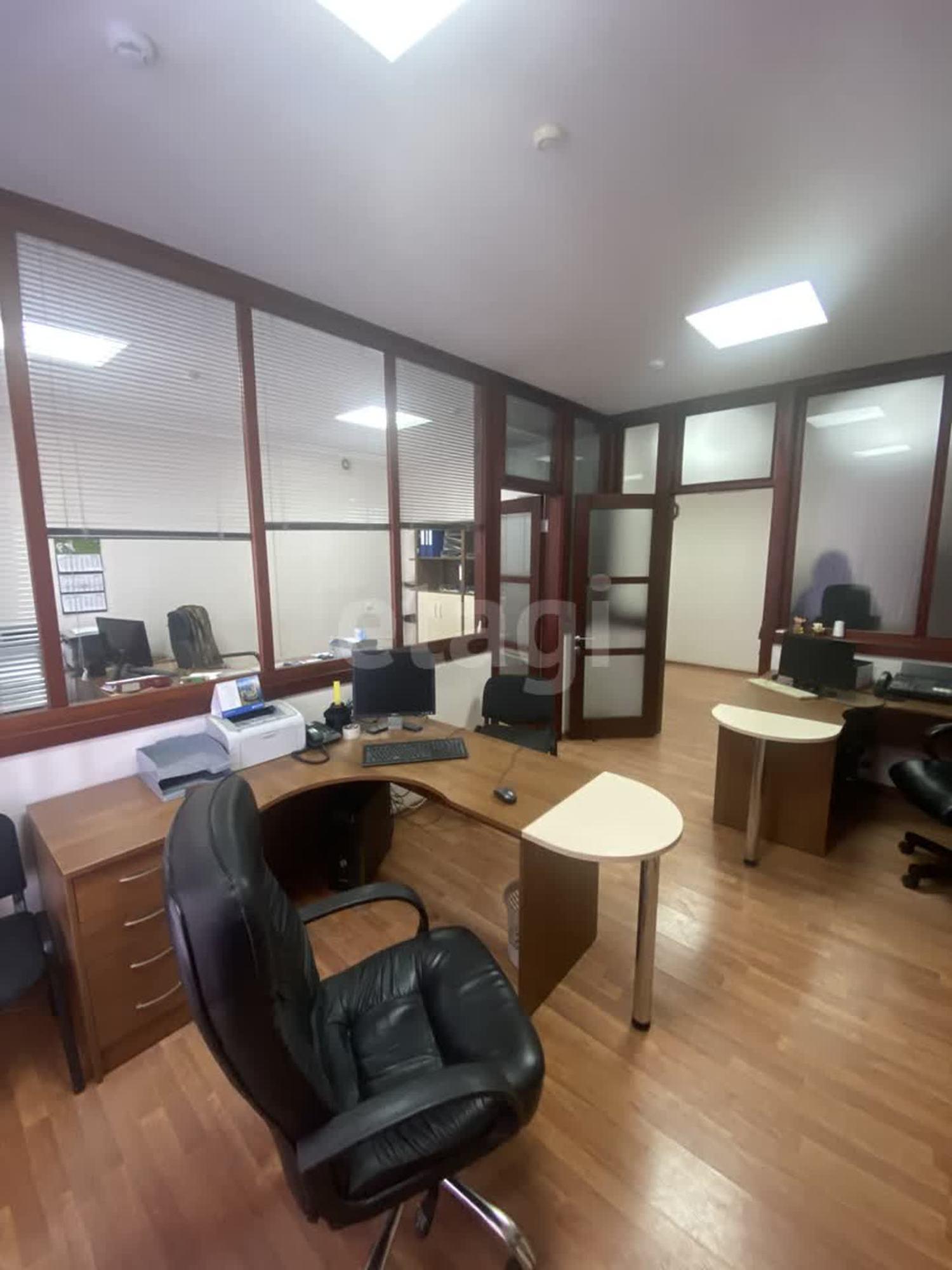 Купить офис, помещение под офис за 28 000 000 рублей на Льва Толстого 9/2