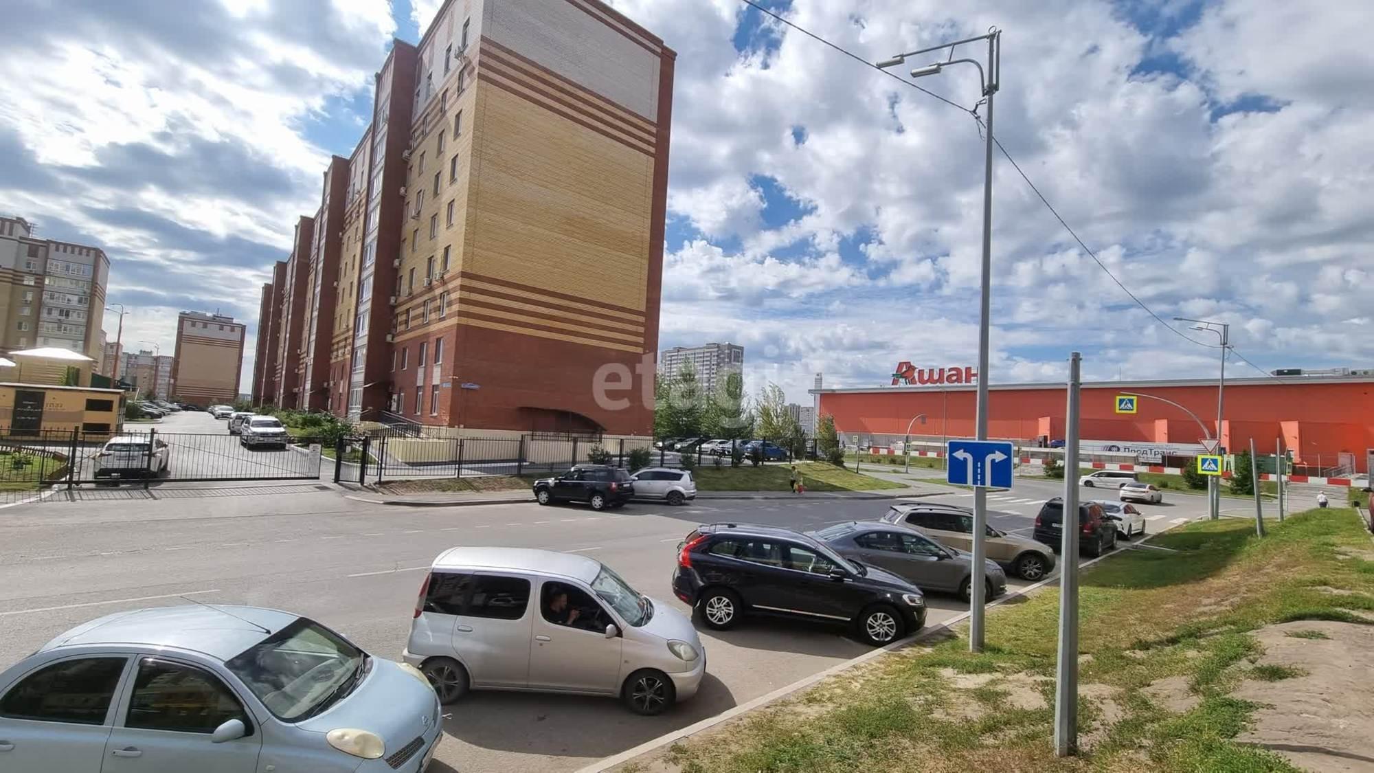 Сдать торговое помещение за 130 000 рублей на Николая Зелинского 1
