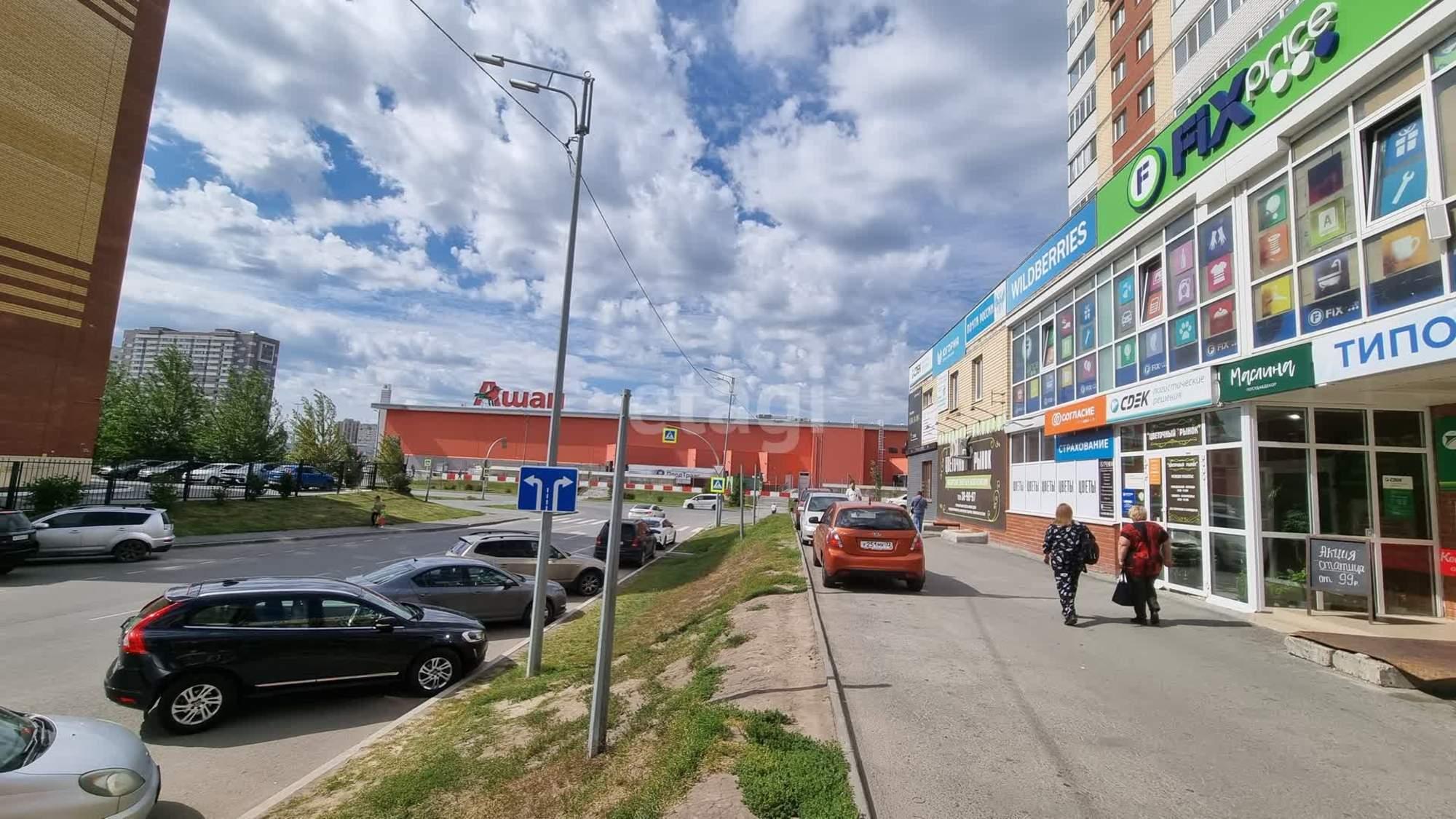 Сдать торговое помещение за 130 000 рублей на Николая Зелинского 1