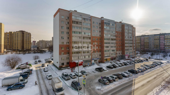 3-комн квартира Широтная, 114