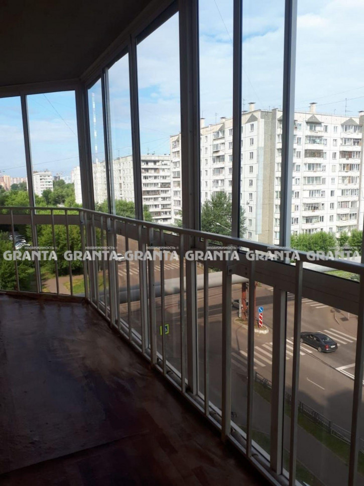 3-комн квартира ул Судостроительная, 90