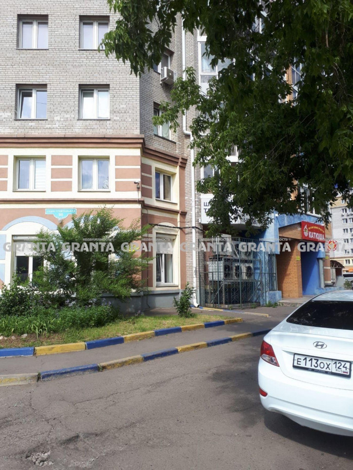 3-комн квартира ул Судостроительная, 90
