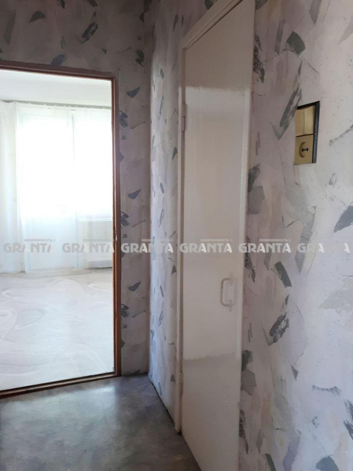 2-комн квартира ул Александра Матросова, 3