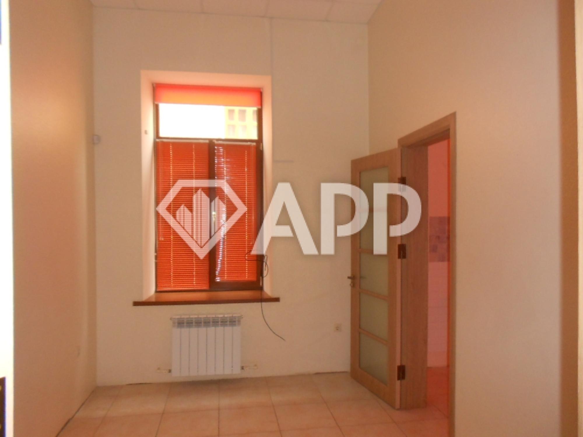Сдать торговое помещение за 151 200 рублей на ул Свердлова, 64
