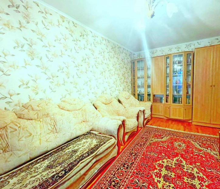3-комн квартира Победы улица, 83