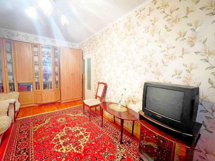 3-комн квартира Победы улица, 83
