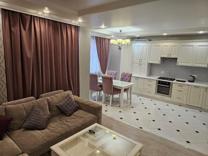3-комн квартира Урицкого улица, 5