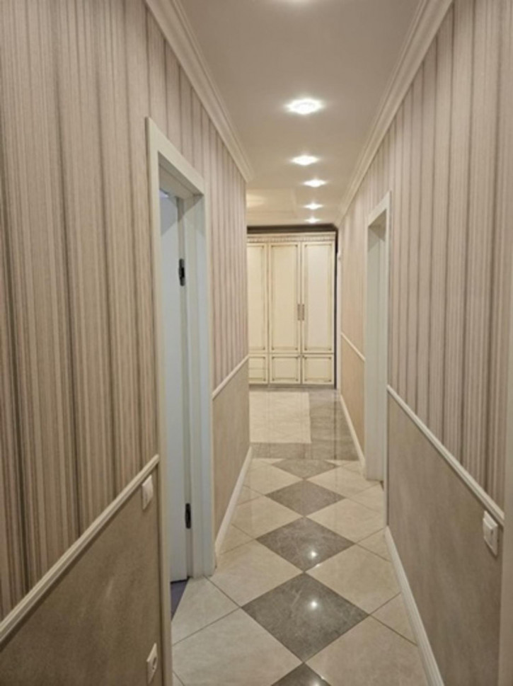 3-комн квартира Урицкого улица, 5