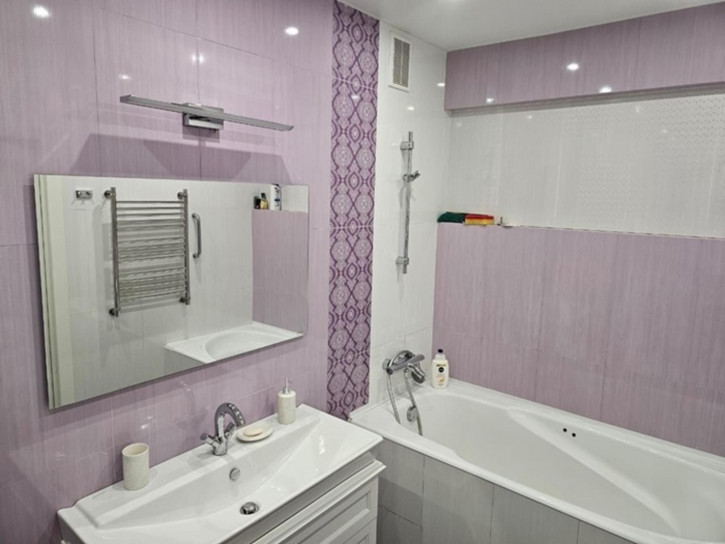 3-комн квартира Урицкого улица, 5