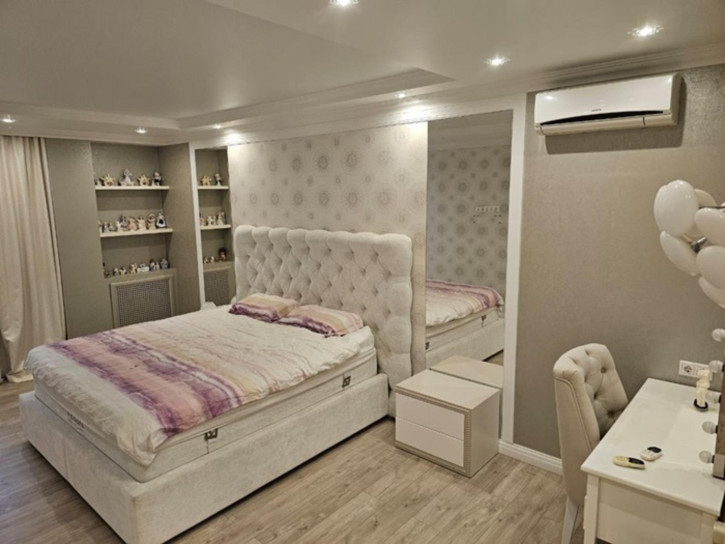 3-комн квартира Урицкого улица, 5