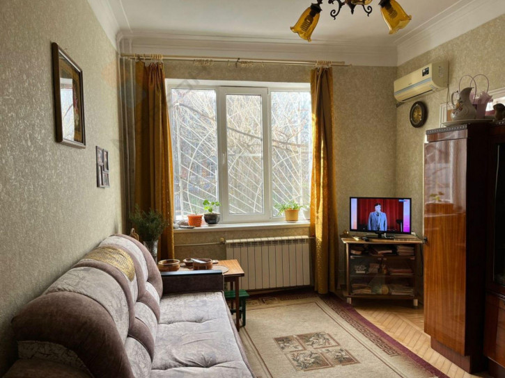 3-комн квартира Грозненская ул, 8