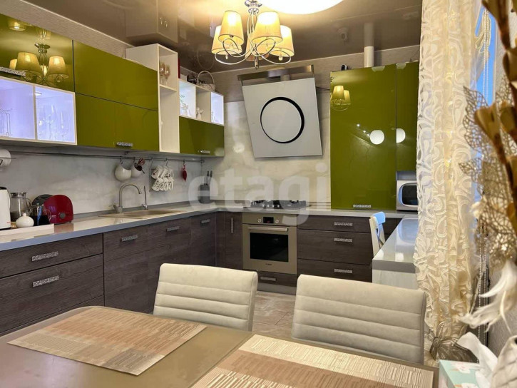 3-комн квартира Черногорская, 8