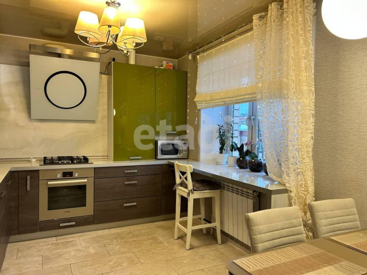 3-комн квартира Черногорская, 8