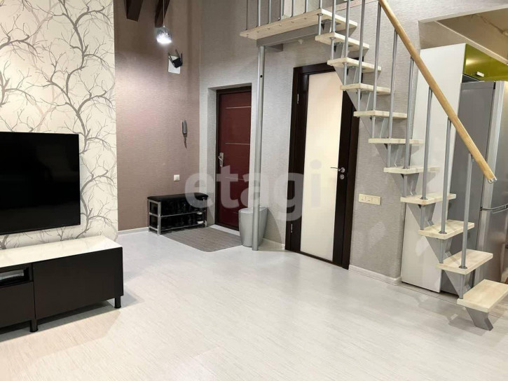 3-комн квартира Черногорская, 8