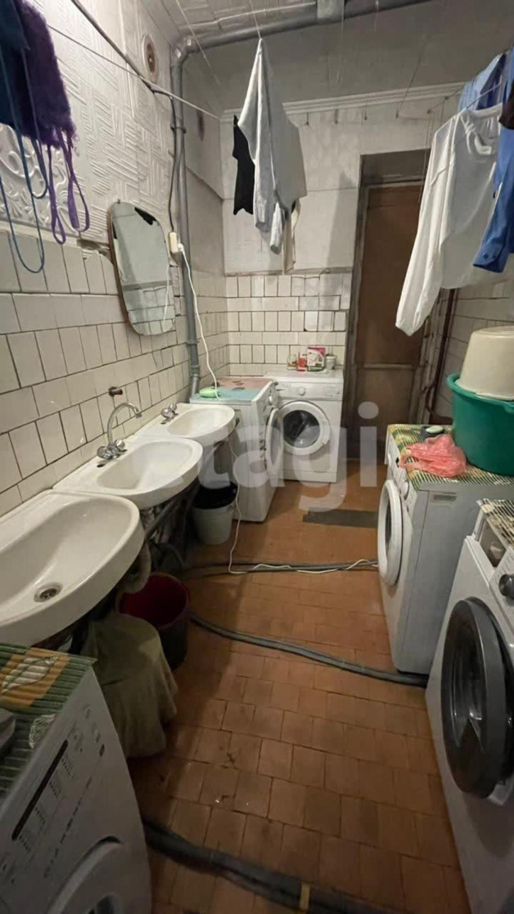 Комната Димитрова, 20