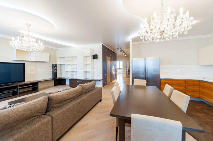 3-комн квартира ул. Касаткина, дом 20