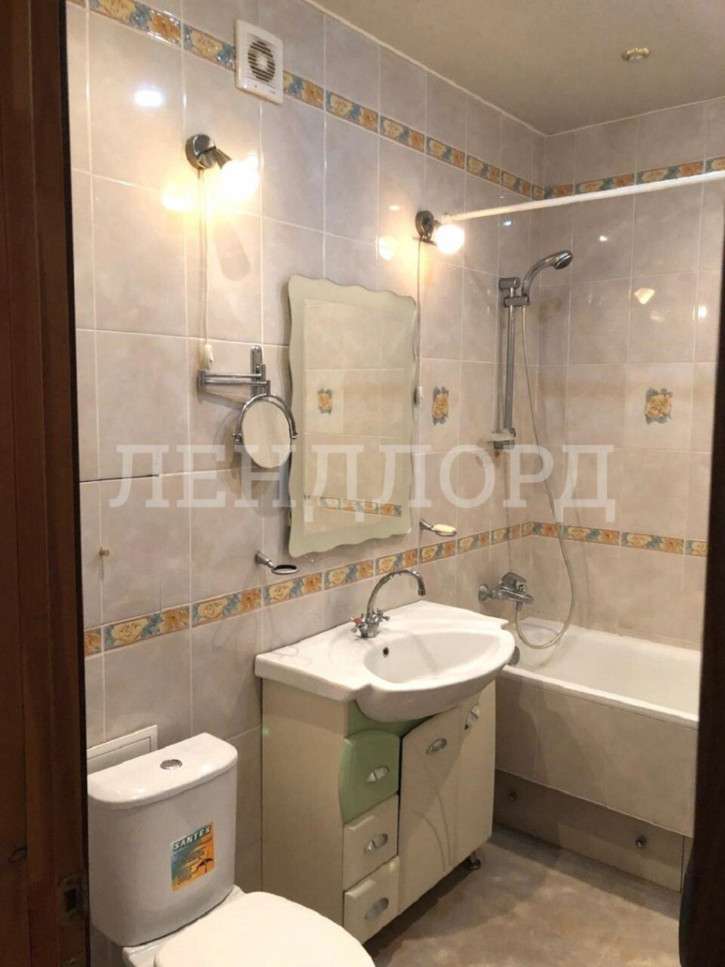 3-комн квартира улица 27-я Линия, 16А
