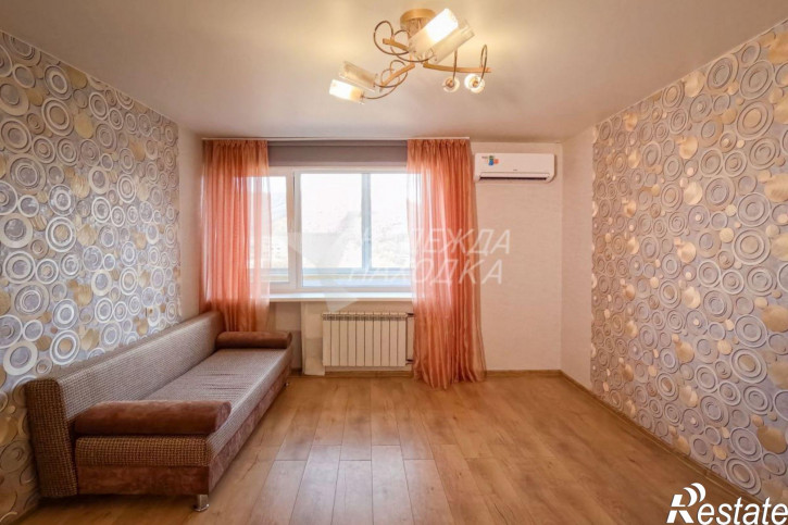 2-комн квартира поселок Врангель мкр., Восточный пр-кт, 19