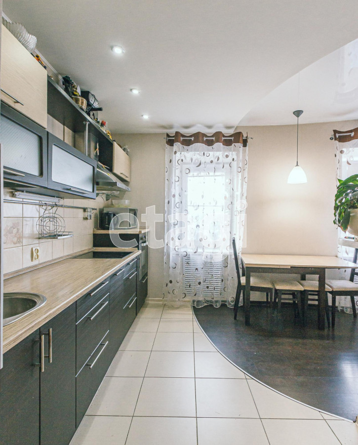 2-комн квартира улица Чехова, 36