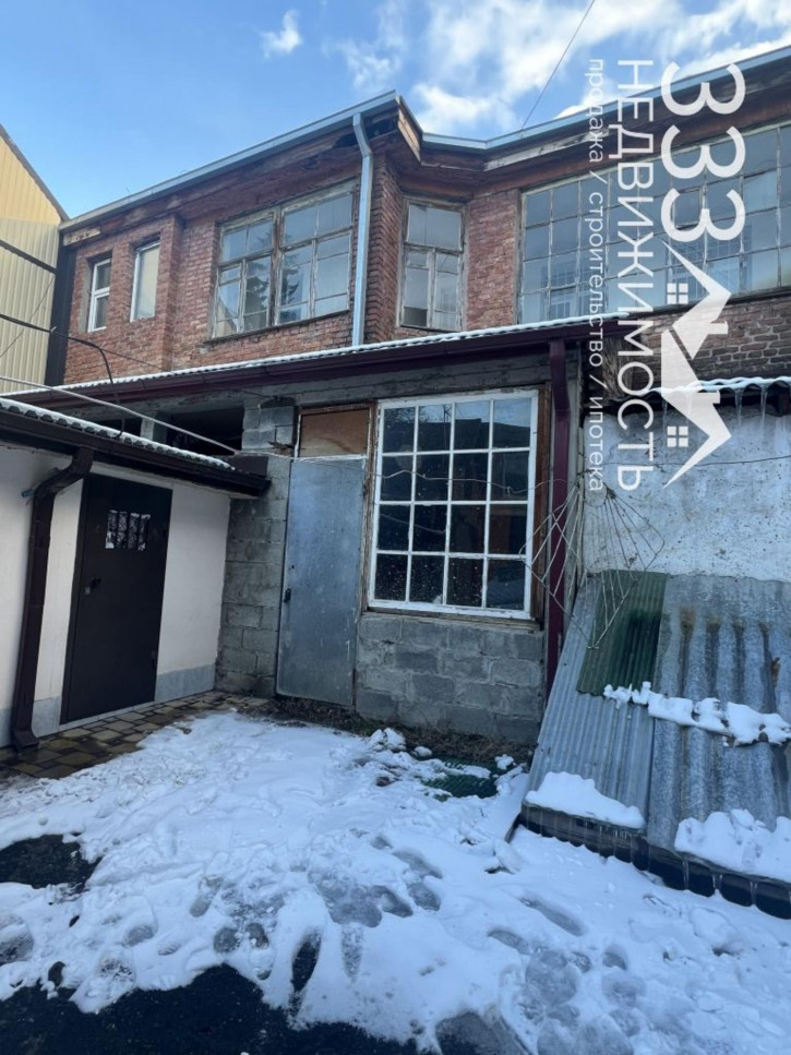 3-комн квартира Гибизова ул, 18