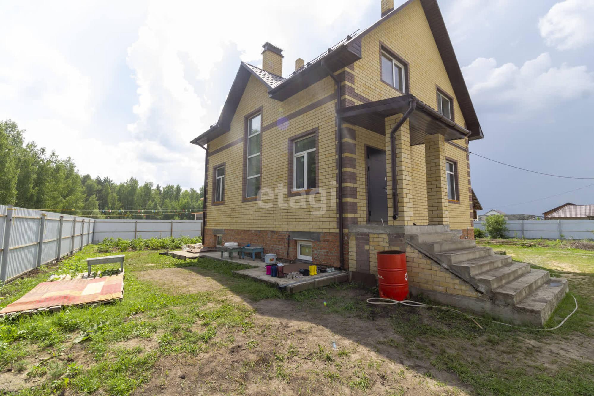 Купить дачу, дом, коттедж за 12 700 000 рублей на Молодежная, 72