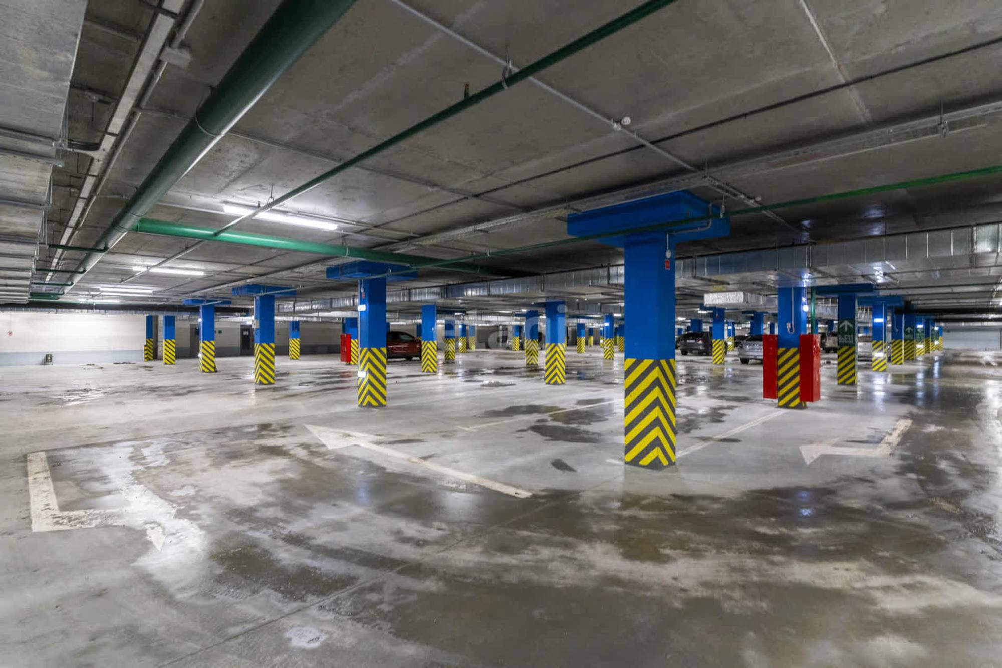 Купить гараж, место в паркинге за 320 000 рублей на Федюнинского 60с1
