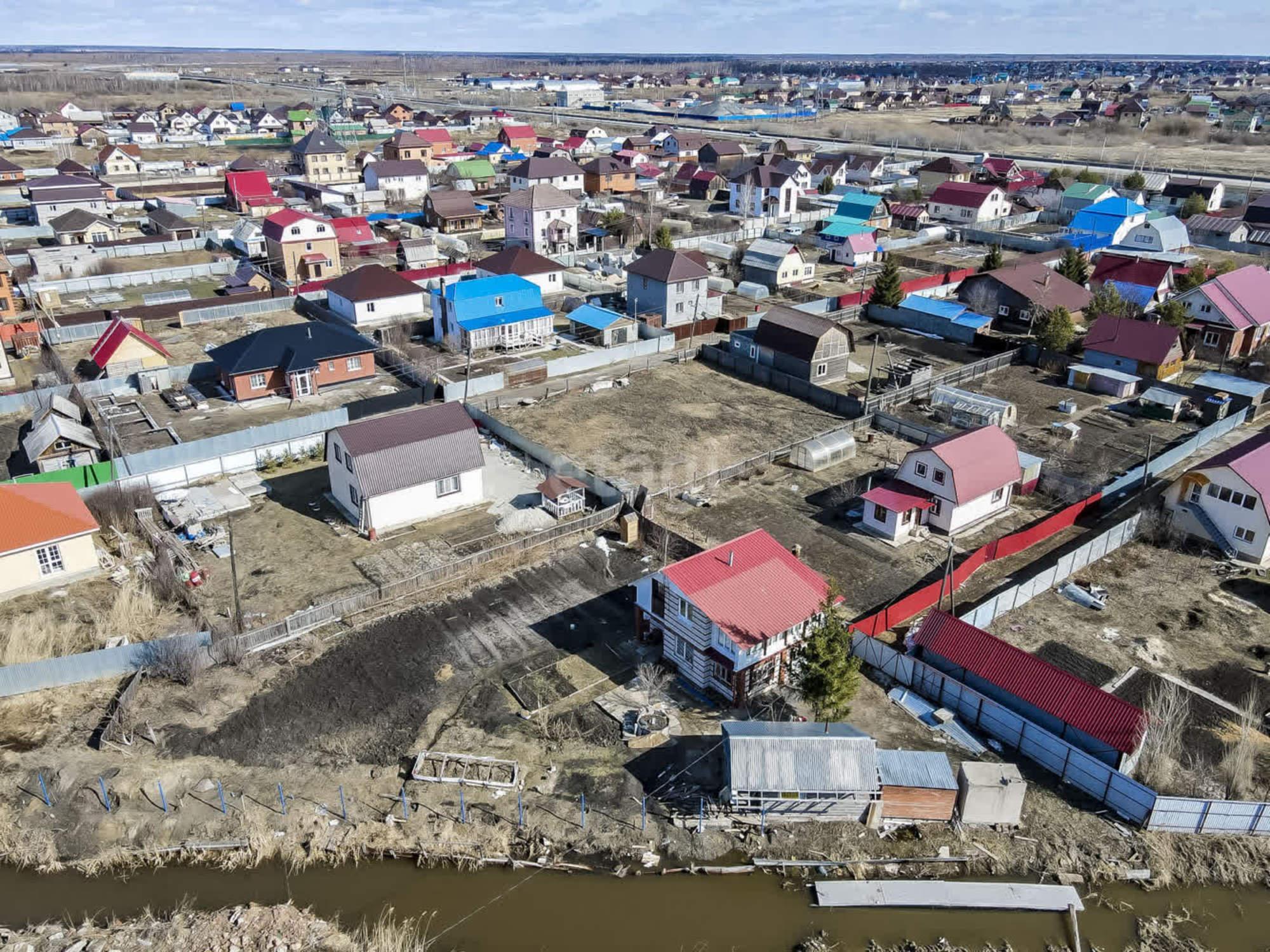Купить дачу, дом, коттедж за 3 800 000 рублей на Фруктовая,