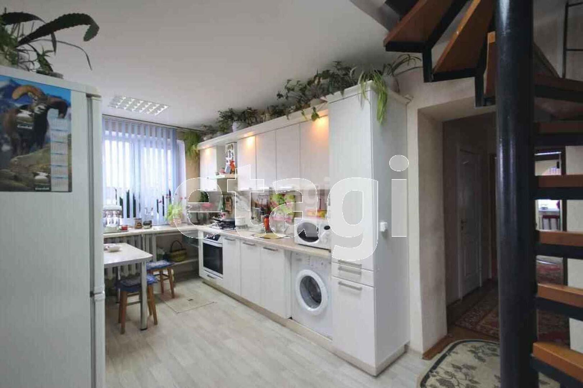 Купить дачу, дом, коттедж за 15 400 000 рублей на Доронина пер., 10