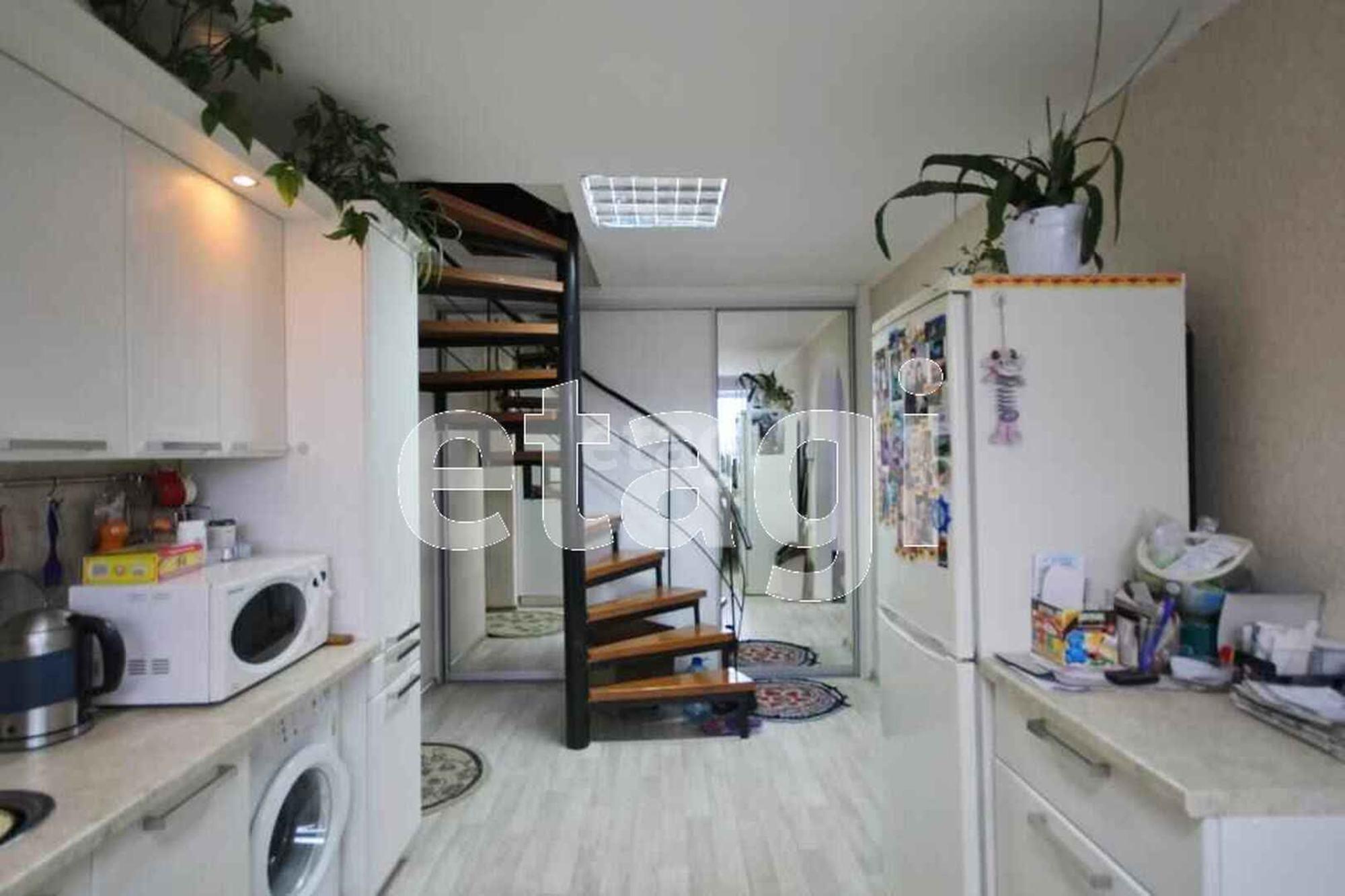 Купить дачу, дом, коттедж за 15 400 000 рублей на Доронина пер., 10