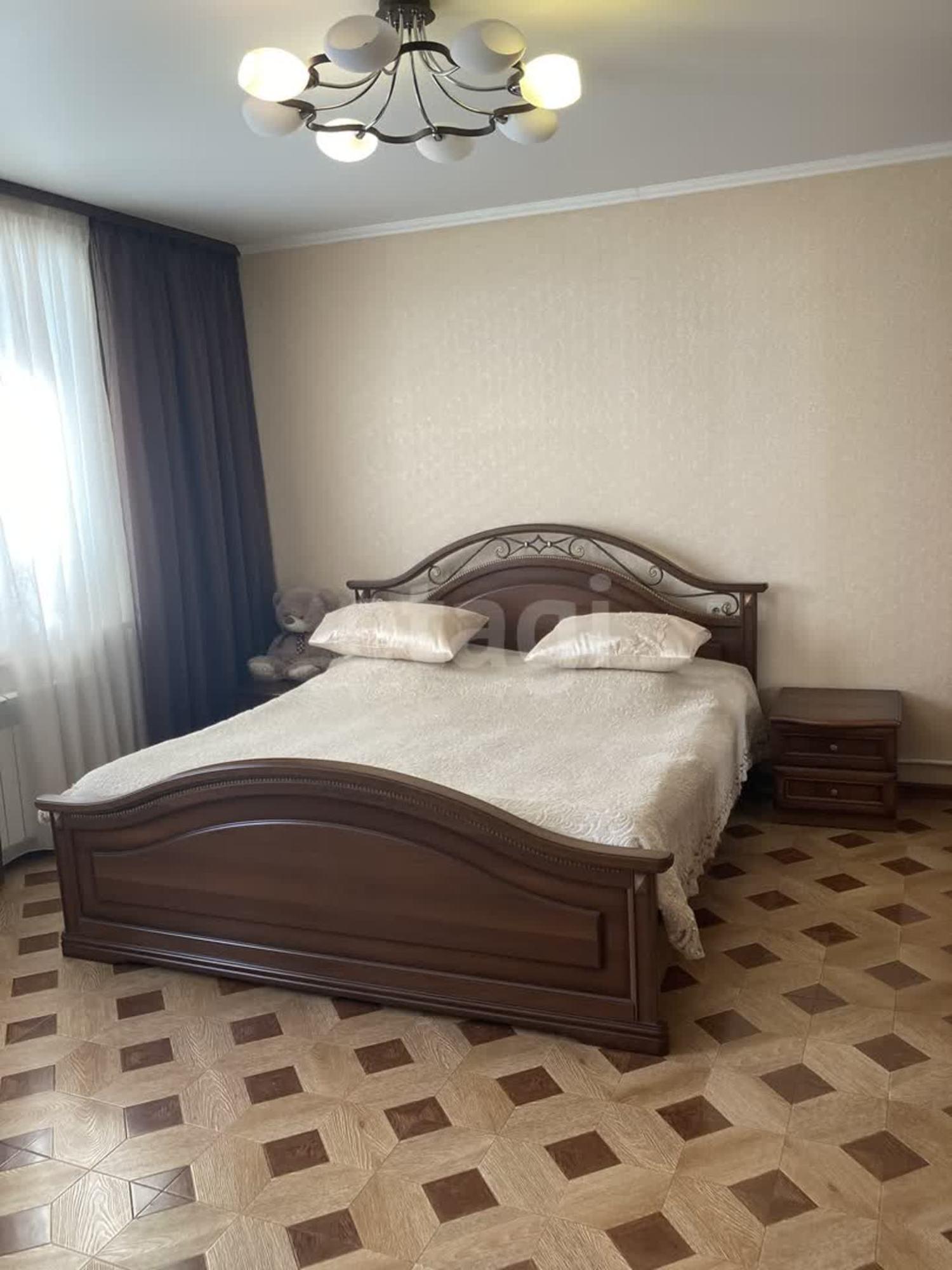 Купить дачу, дом, коттедж за 14 900 000 рублей на Уралмаш,Народного фронта 153