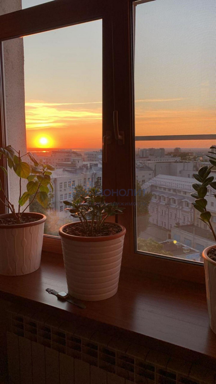 3-комн квартира Короленко ул, 19б