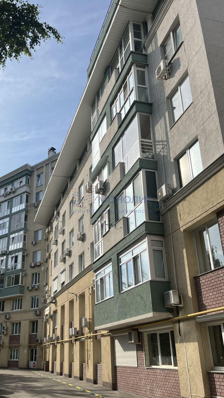 3-комн квартира Короленко ул, 19б
