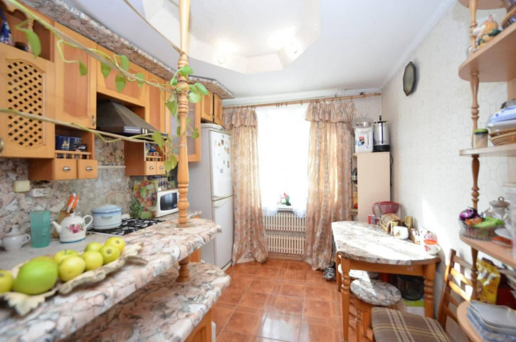 4-комн квартира Конева, 34