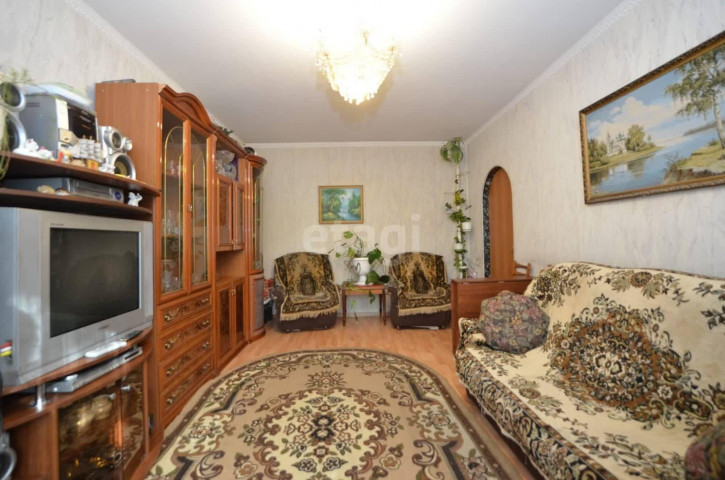 4-комн квартира Конева, 34