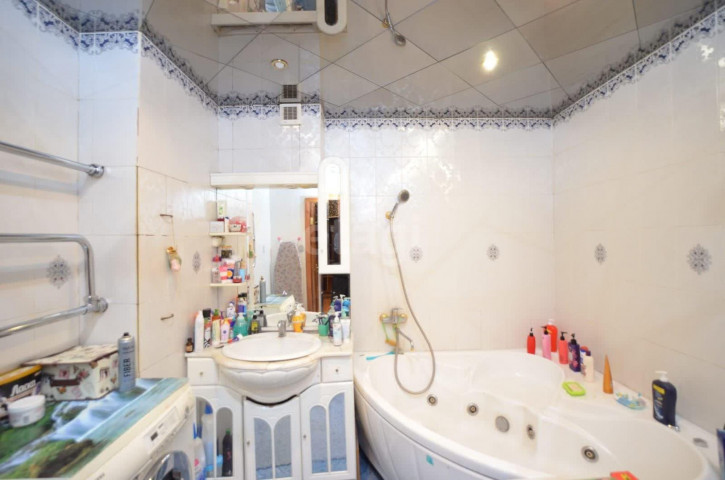 4-комн квартира Конева, 34