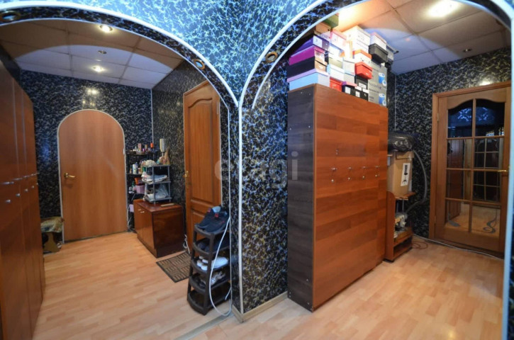 4-комн квартира Конева, 34