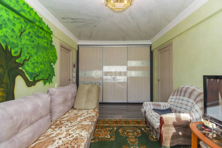 4-комн квартира Химиков, 52