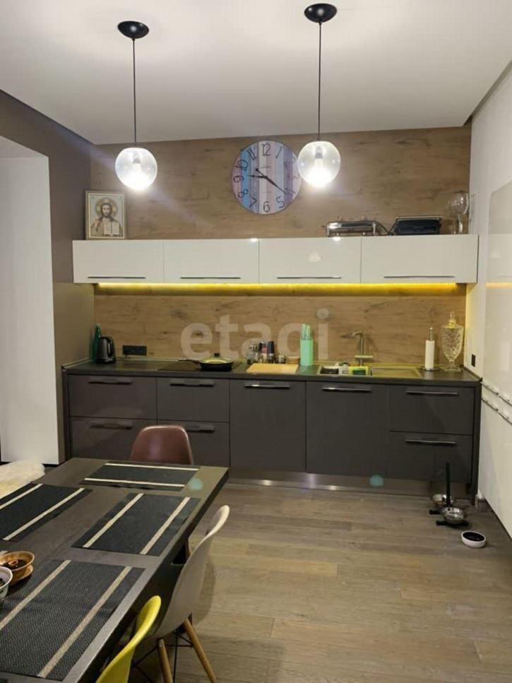 3-комн квартира Республики, 86/2