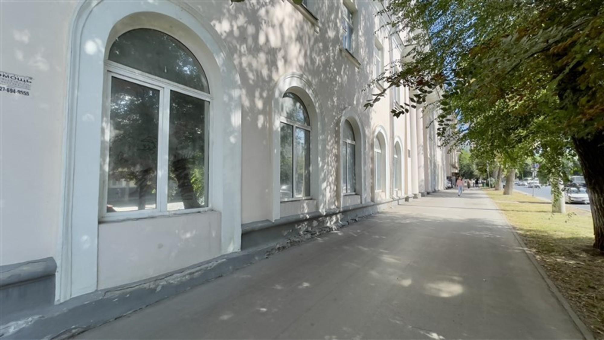 Сдать офис, помещение под офис за 1 300 000 рублей на Красноармейская улица, 122