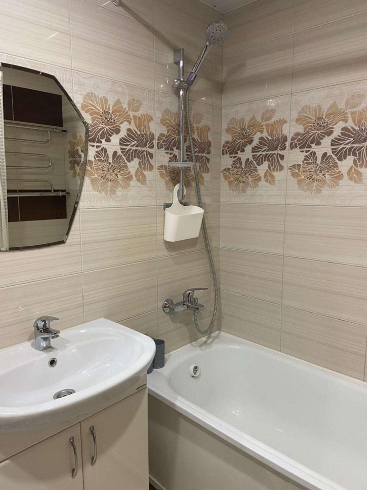3-комн квартира Толстого улица, 28