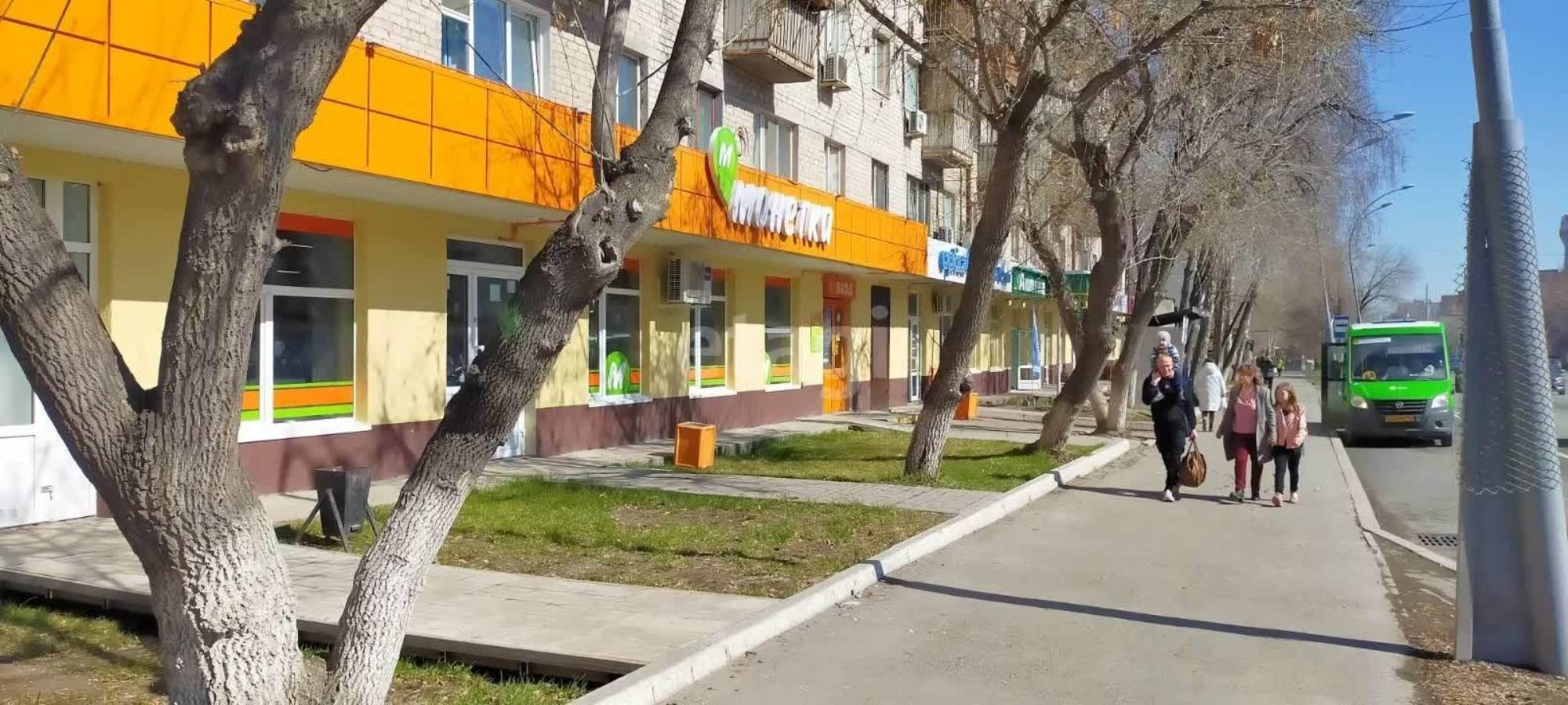 Купить торговое помещение за 149 000 000 рублей на Мельникайте 90а